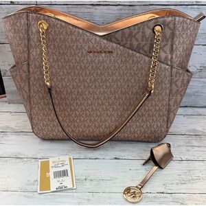 Michael Kors Women’s Jet Set Travel Large Chain Shoulder Tote